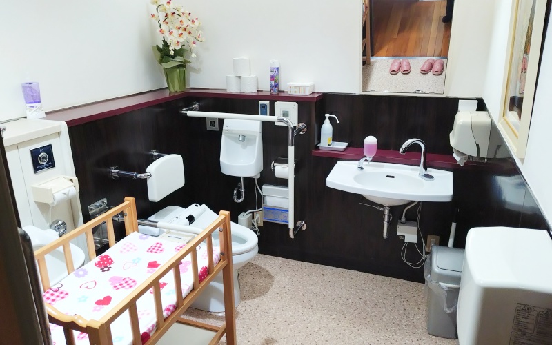 バリアフリーのトイレ画像